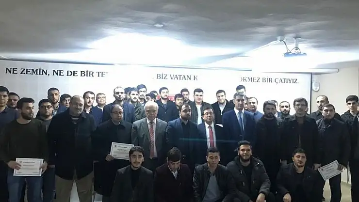 'İslami İlimler Akademisini bitirenlere sertifikaları verildi'