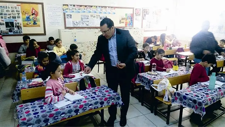 'Kaymakam Kaya öğrencilerle bir araya geldi'