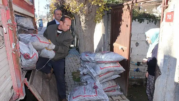 'Suriye, Irak ve Afganistanlı ailelere kömür yardımı'