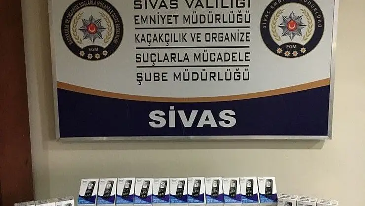 'Otogarda kaçak telefon ele geçirildi'