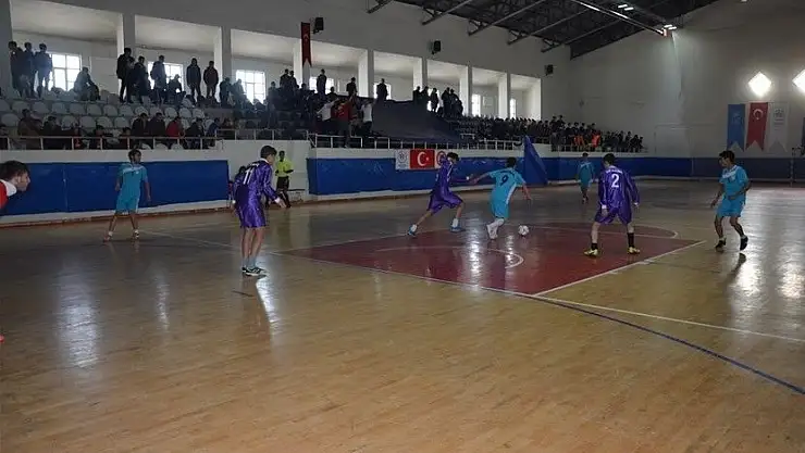 'Futsalda yarı finale çıkan takımlar belli oldu'