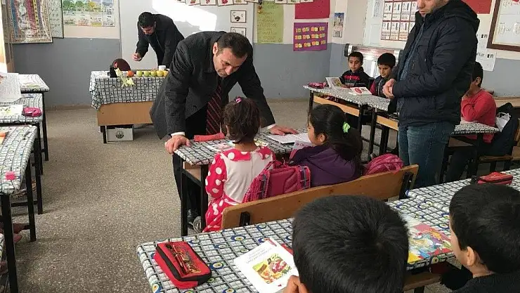 'Müdür Tünçmen köy okullarını denetledi'