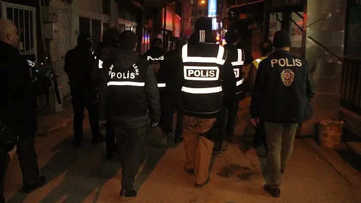 'Elazığ´da Huzur 23  Uygulaması: Aranan 2 kişi yakalandı'