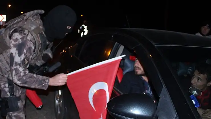 'Özel Harekat Polislerinden yılbaşına özel anlamlı hediye'