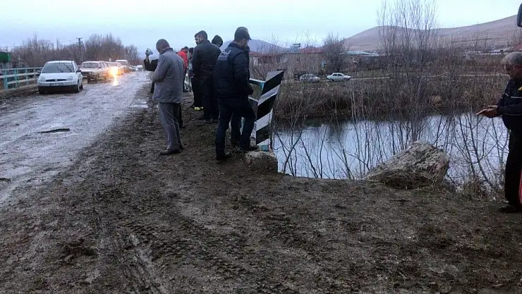 'Kontrolden çıkan araç nehre uçtu: 1 ölü'