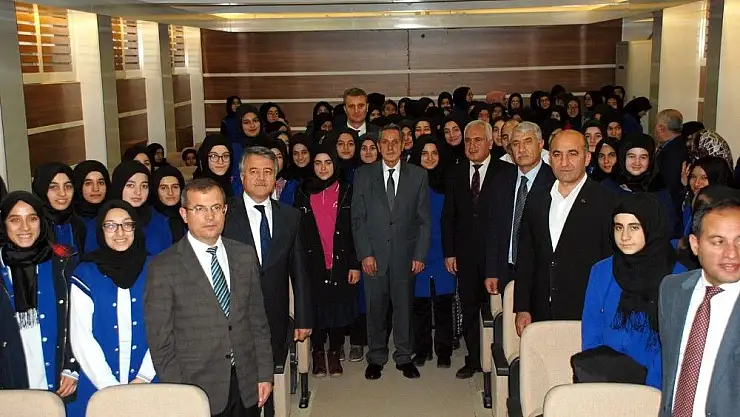 'Vali Kalkancı öğrencilerle bir araya geldi'