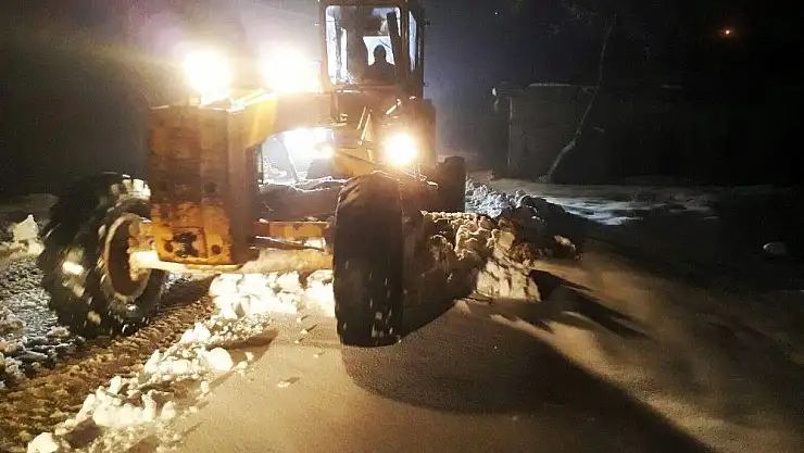 'Kahramanmaraş Büyükşehir Belediyesi´nin kar mesaisi başladı'