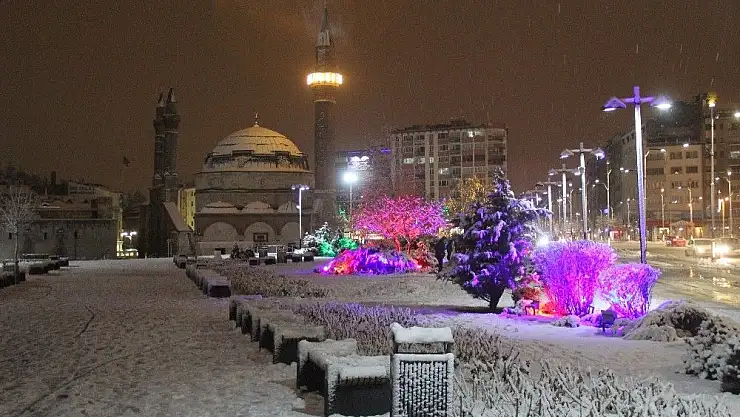 'Yoğun kar yağışı kartpostallık görüntüler oluşturdu'