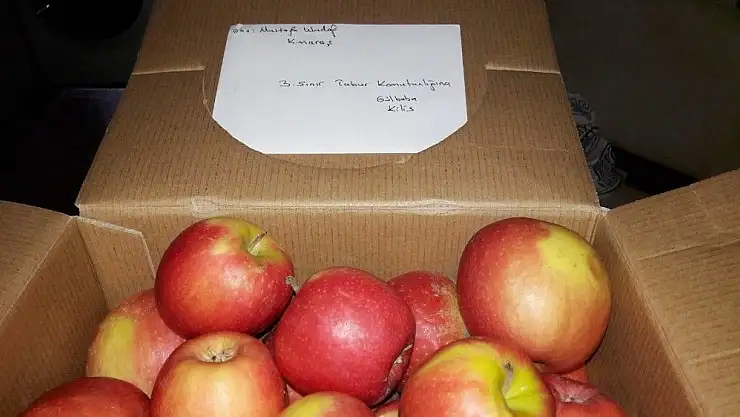 'Askerlere `kızıl elma´ gönderdi'