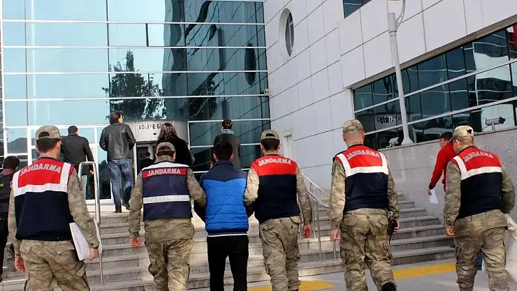 'Rehin alınıp gasp edilen kişiyi jandarma ekipleri kurtardı'