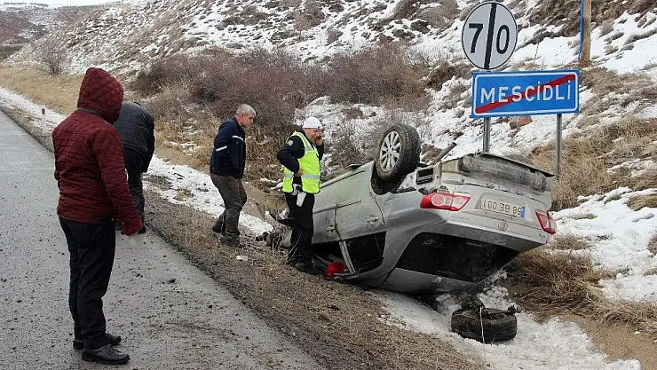 'Takla atan otomobilin sürücüsü yaralandı'