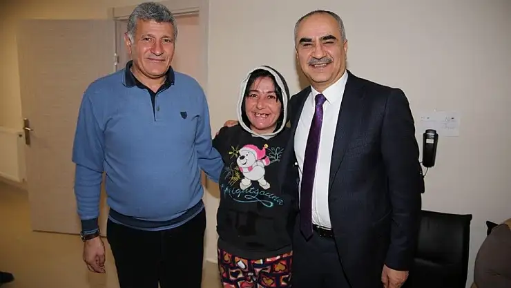 'Başkan Aydın´dan bakım evine ziyaret'