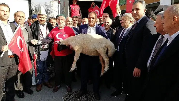 'Kahramanmaraşlı 110 muhtardan sınır hattına çıkarma'