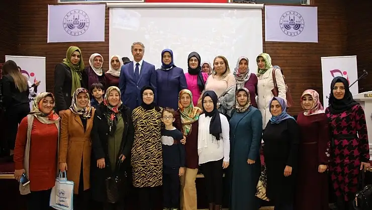 'Başkan Yanılmaz, ''Toplumu inşa eden kadındır'''