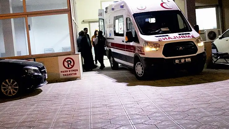 'Otomobil ile traktör çarpıştı: 1 ölü, 1 yaralı'