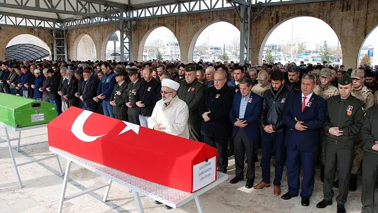 'Kıbrıs Gazisi son yolculuğuna uğurlandı'