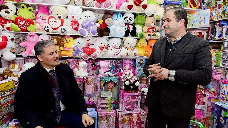 Başkan Çakır esnafları ziyaret etti