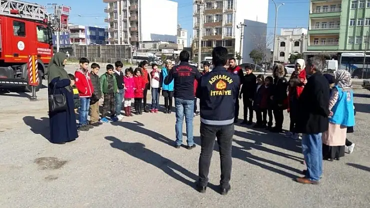 'Minik öğrencilere itfaiye mesleği anlatıldı'