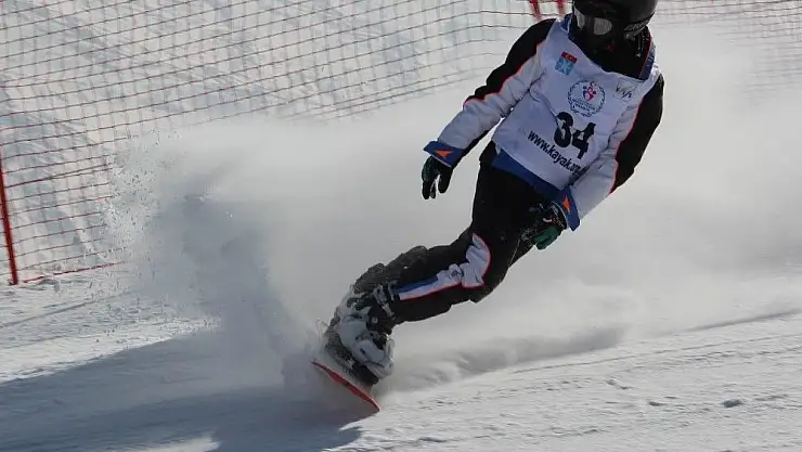 'Yıldız´da snowboard yarışları başladı'