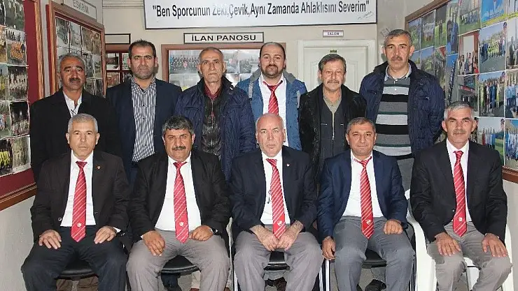 'Başkan Naif Dünek güven tazeledi'