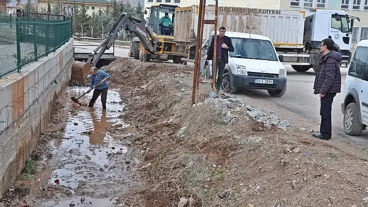 'Gölbaşı ilçesinde su kanalları temizleniyor'