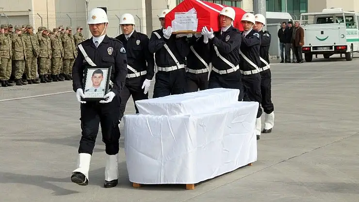 'Kazada şehit düşen polis memuru memleketine uğurlandı'