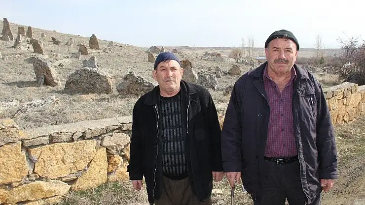 'Esrarengiz taşlar dikkat çekiyor'