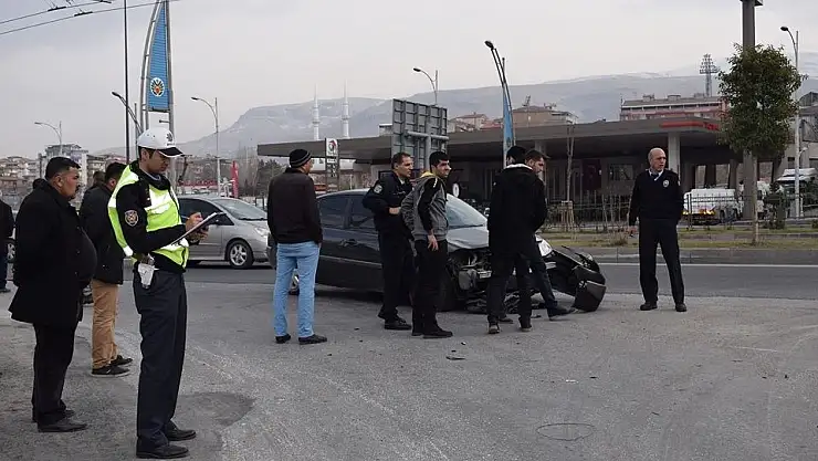 Malatya´da Otomobil motosiklet ile çarpıştı: 2 yaralı