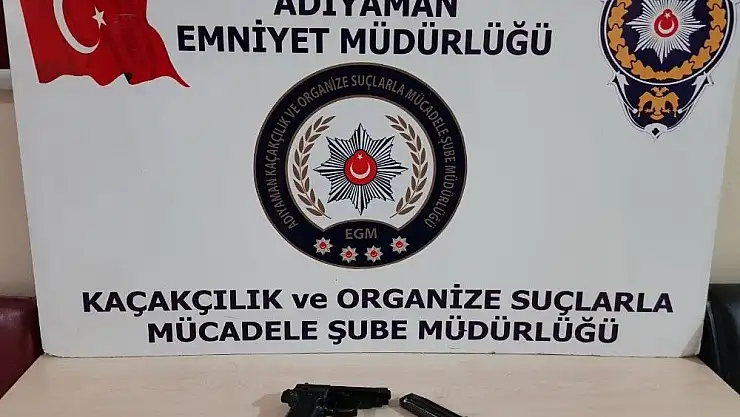 'Durdurulan otomobilden tabanca çıktı'