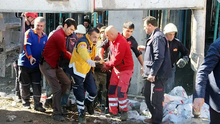 'Elazığ´da inşaatta göçük: 3 yaralı'