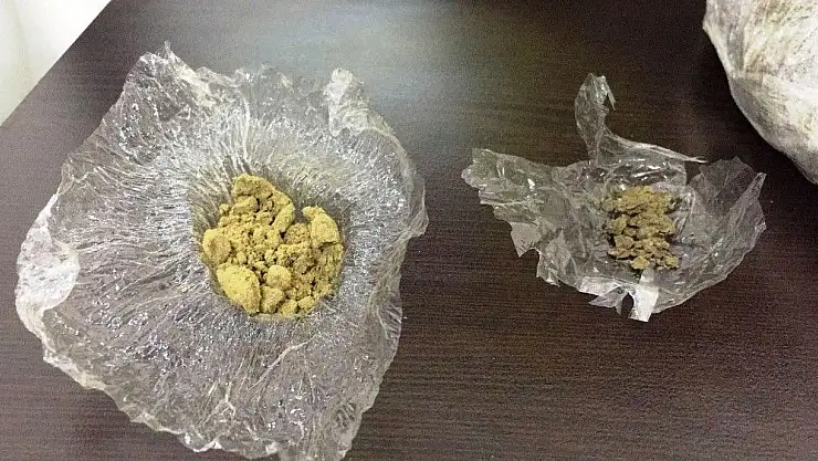 'Orantısız vücut ölçüleri uyuşturucu kuryesini ele verdi'