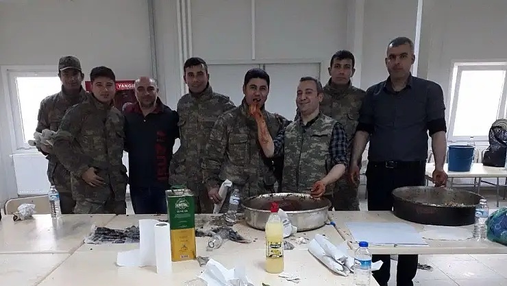 'Sınırın sıfır noktasında Mehmetçiğe çiğköfte'