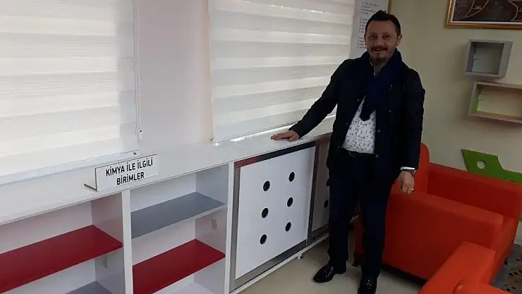 'Akcan´dan okul kütüphanesine kitap'