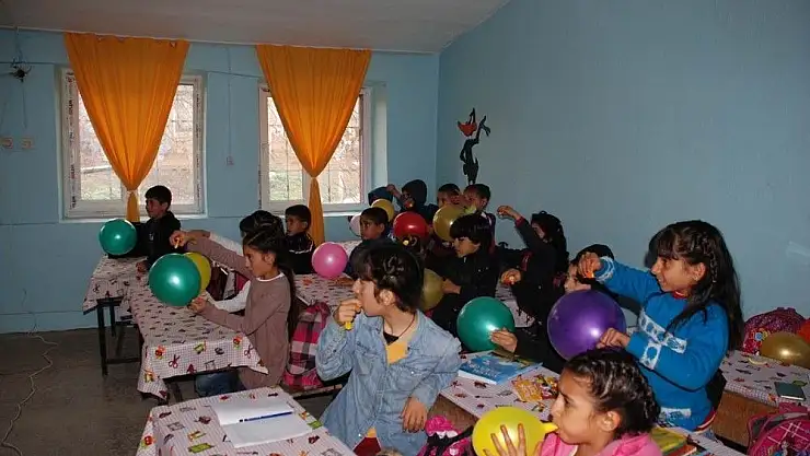 '`Birleşmiş Yürekler´ Projesiyle okullar değişiyor'