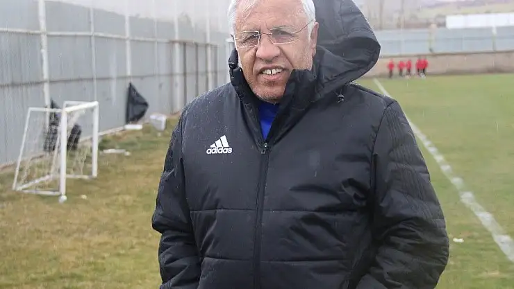 'Elazığspor Teknik Direktörü Kalpar: ''Hedefimiz deplasmandan eli boş dönmemek, iç sahada kazanmak'''