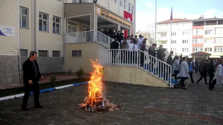 'Sağlık Meslek Lisesinde yangın tatbikatı düzenlendi'