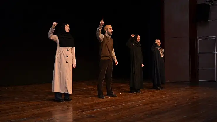 '28 Şubat tiyatro ile anlatıldı'