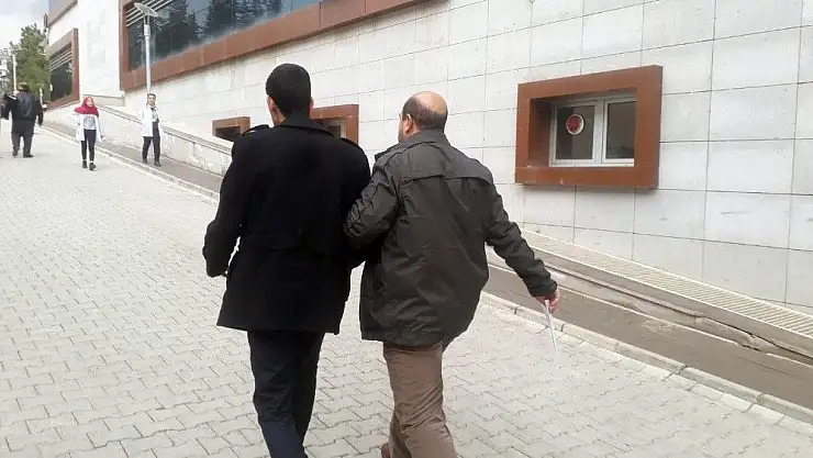 'Elazığ merkezli 23 ilde FETÖ´ye çifte operasyon: 42 gözaltı'