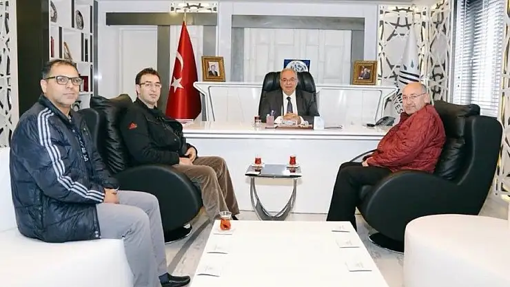 'İşitme Engelliler Futbol Takımı Başkan Kutlu´yla bir araya geldi'