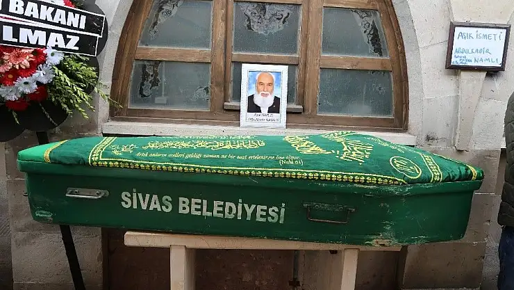 'Aşık İsmeti son yolculuğuna uğurlardı'