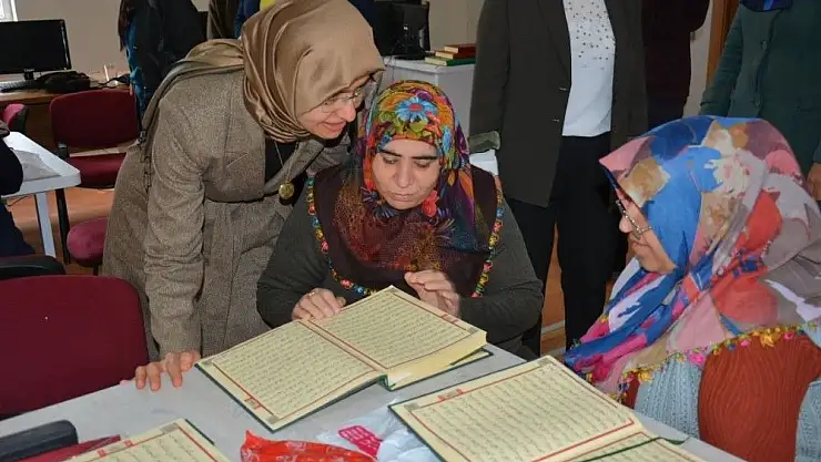 'Fulya Kutlu protokol eşlerine kadın ve gençlik merkezlerini tanıttı'