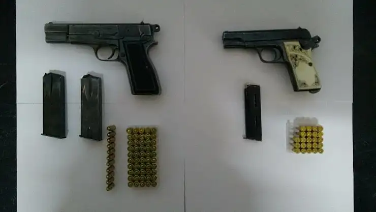 'Jandarmanın şüphelendiği şahıslarda tabancalar çıktı'