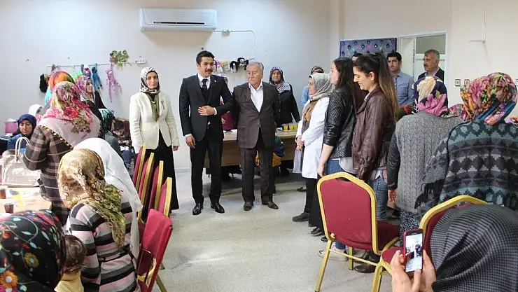 'AK Partili kadınlar Samsatlı depremzede kadınlarla buluştu'