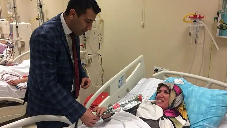 'Başhekim Doğan kadın hastaların 8 Mart Kadınlar Gününü kutladı'