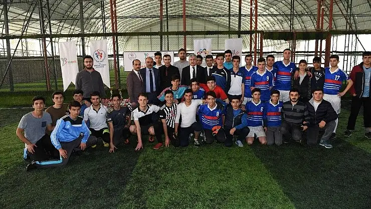 'Halı saha futbol turnuvasının ödülleri dağıtıldı'