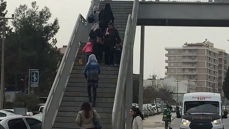 'Engelliler ve hastalar zor anlar yaşıyor'