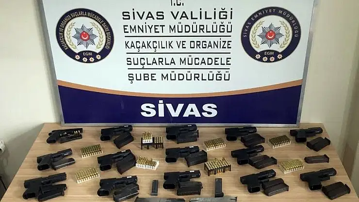 'Sivas´ta ´hayalet silah´ operasyonu: 14 tutuklama'