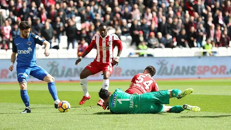 'DG Sivasspor: 1 - Kasımpaşa: 1 (İlk yarı)'