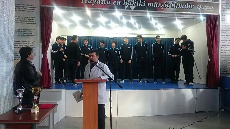 'Yeni Hamle Koleji Basketbolda bölge birincisi oldu'