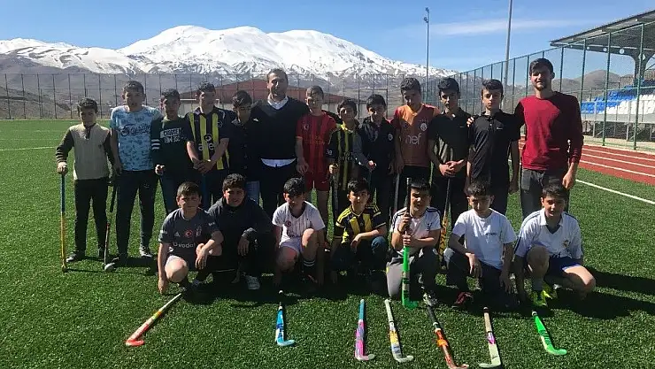 'Çelikhan ilçesinde hokey kursu açıldı'